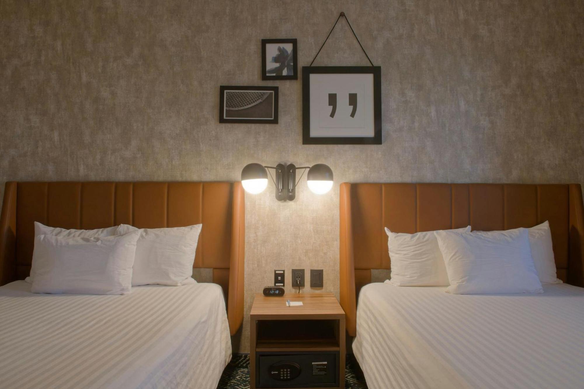 Four Points By Sheraton Distrito Uno Чіуауа Екстер'єр фото