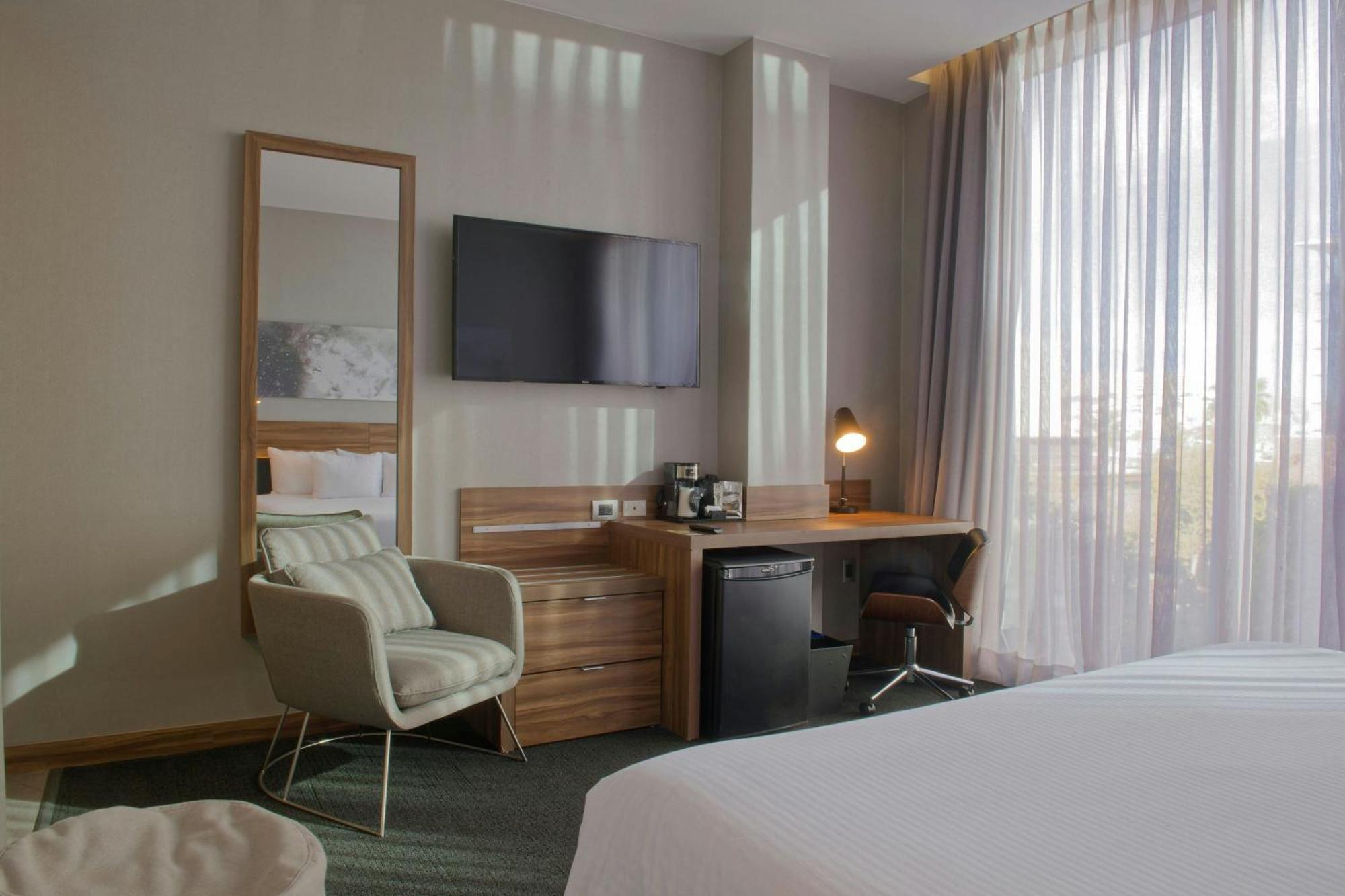 Four Points By Sheraton Distrito Uno Чіуауа Екстер'єр фото